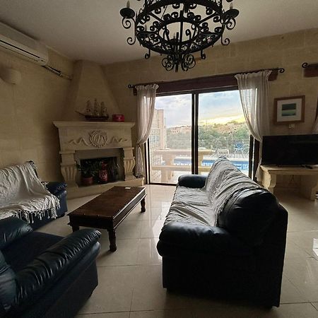 Gozo Island Escape Sleeps 4 With Private Bathroom Ghajn il-Kbira  Dış mekan fotoğraf