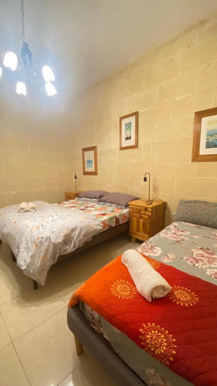 Gozo Island Escape Sleeps 4 With Private Bathroom Ghajn il-Kbira  Dış mekan fotoğraf